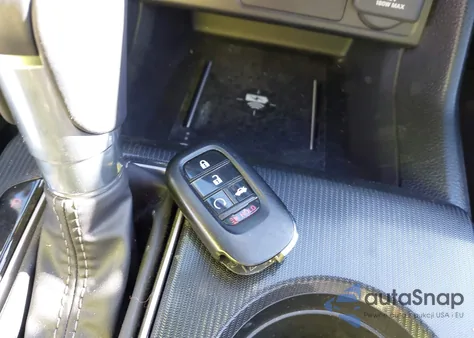 2025 Honda Civic Hybrid Sport/Sport Touring z USA, uszkodzony, nr VIN 2HGFE4F87SH300716